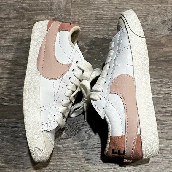 Nike Blazer Low 77 Sneaker - Picture 5 of 5